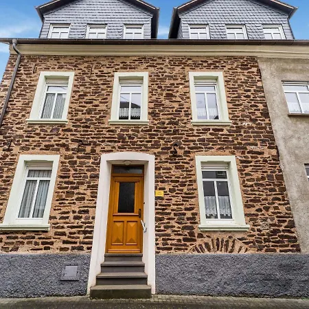 Apartment Near The River In Eller